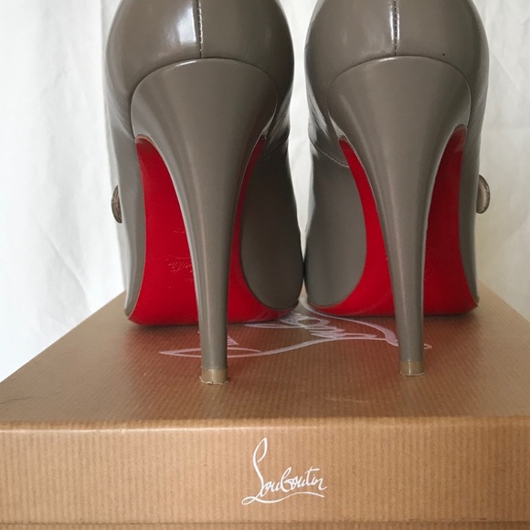 size 40, Christian Louboutin heels - Picture 5 of 8